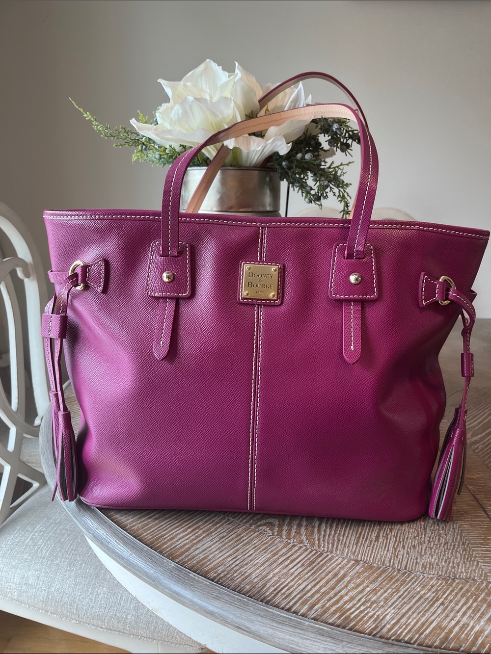 EUC Beautiful  Dooney and Bourke magenta large tote bag.